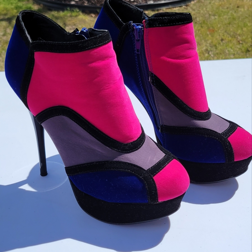 Shi by Journeys- Multi color heel size 8 with box